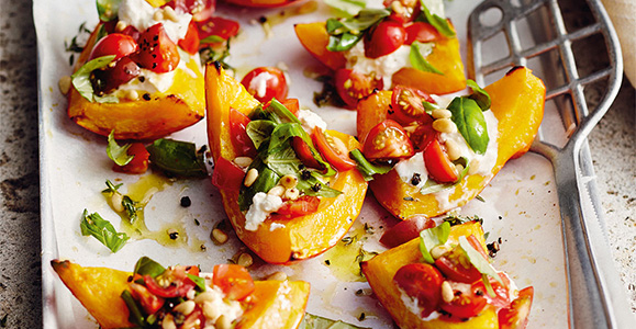 Ofenkürbis mit Ricotta und Tomaten