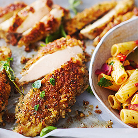 Hühnernuggets mit Nudelsalat