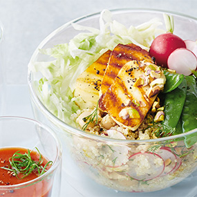 Quinoa-Bowl mit Halloumi<br />