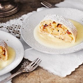 Apfelstrudel mit Vanillesauce