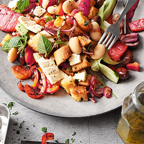 Griechischer Salat mit Wassermelone