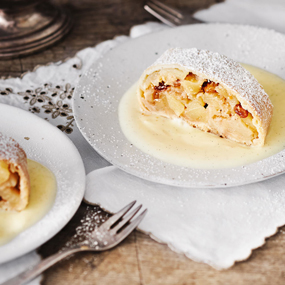 Apfelstrudel mit Vanillesauce