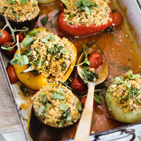 Paprika, Melanzani und Kohlrabi mit Couscous-Fülle