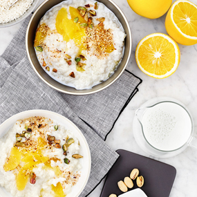 Milchreis mit Orangen, Pistazien und Sesam