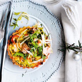 Lachs-Tartelette mit Kräutersalat