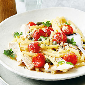 Thunfisch-Pasta mit Kapern und Cherrytomaten